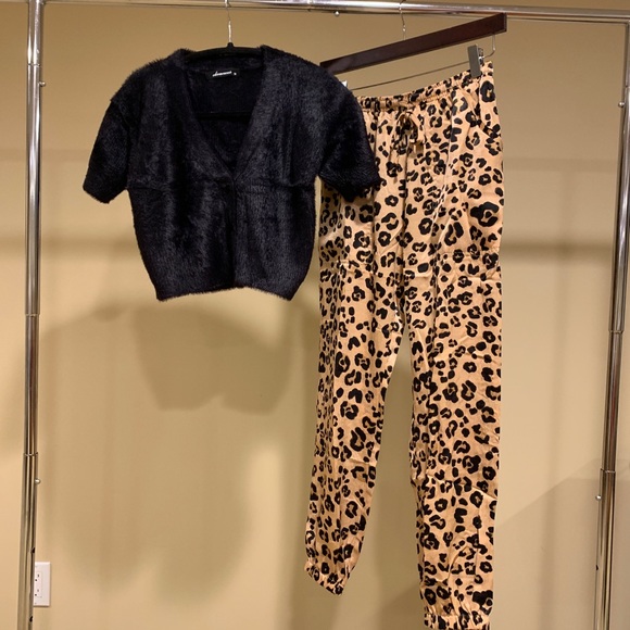 🌺Leopard Faux Satin Pants - Picture 5 of 7